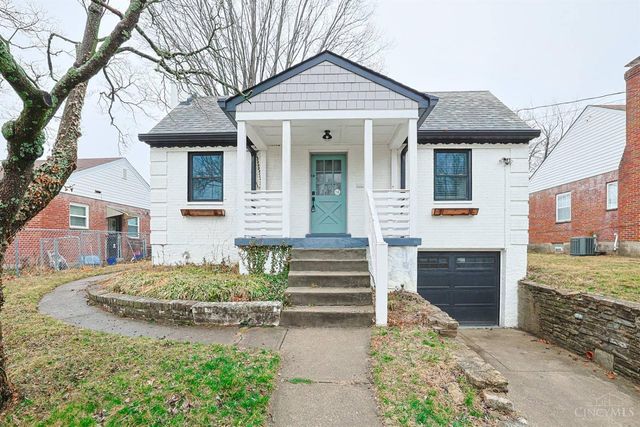 3906 Standish Avenue, Cincinnati, OH 45213