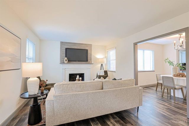 3906 Standish Avenue, Cincinnati, OH 45213