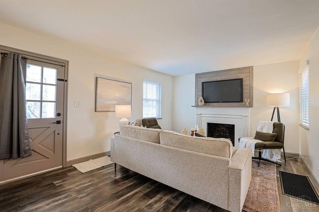 3906 Standish Avenue, Cincinnati, OH 45213