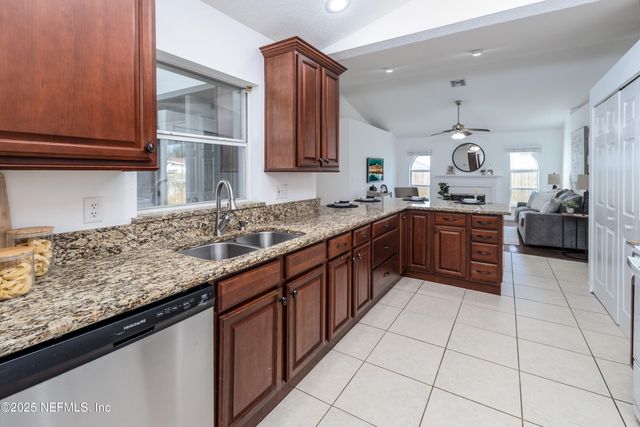 13025 VIBURNUM Drive N, Jacksonville, FL 32246