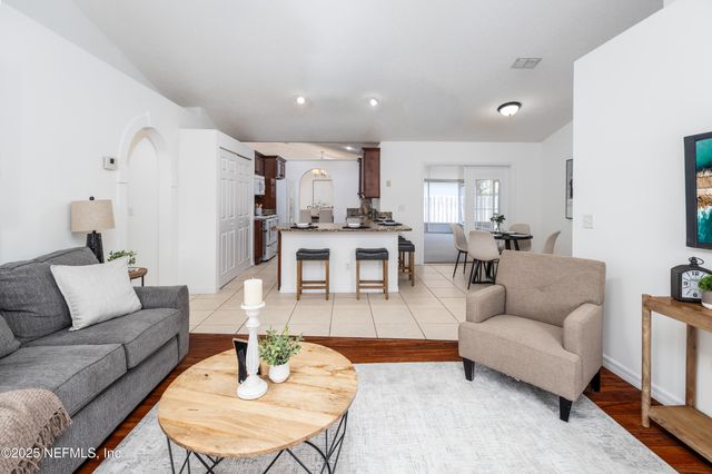 13025 VIBURNUM Drive N, Jacksonville, FL 32246