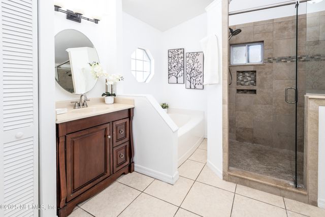 13025 VIBURNUM Drive N, Jacksonville, FL 32246