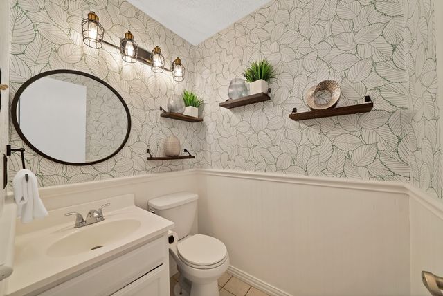 413 Wild Oak Lane, Euless, TX 76039