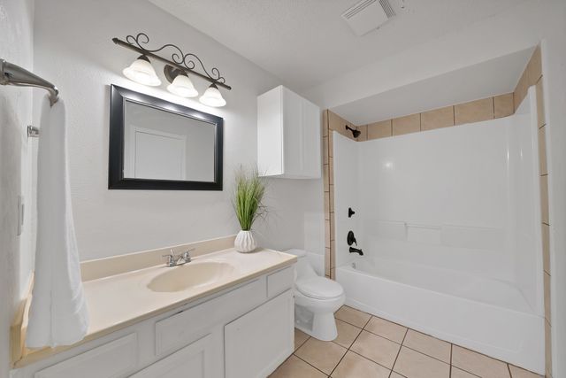 413 Wild Oak Lane, Euless, TX 76039