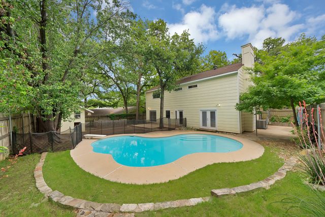 413 Wild Oak Lane, Euless, TX 76039