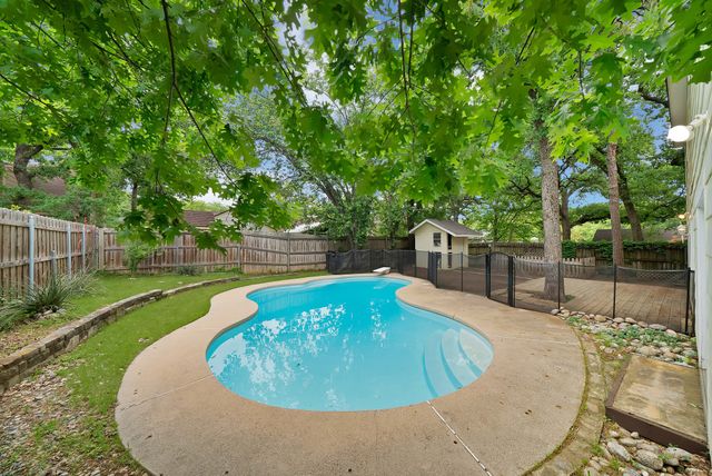 413 Wild Oak Lane, Euless, TX 76039