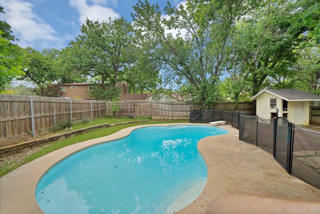 413 Wild Oak Lane, Euless, TX 76039