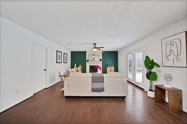 413 Wild Oak Lane, Euless, TX 76039