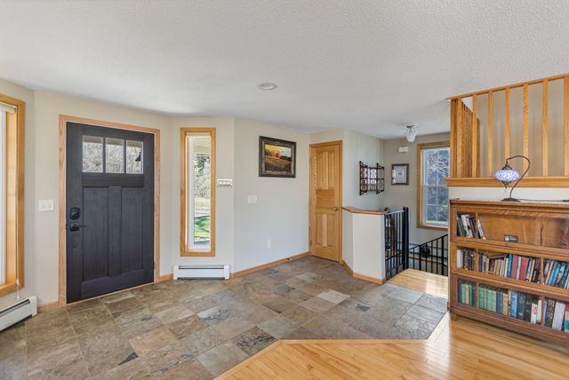 1342 Stagecoach Trail S, Afton, MN 55001
