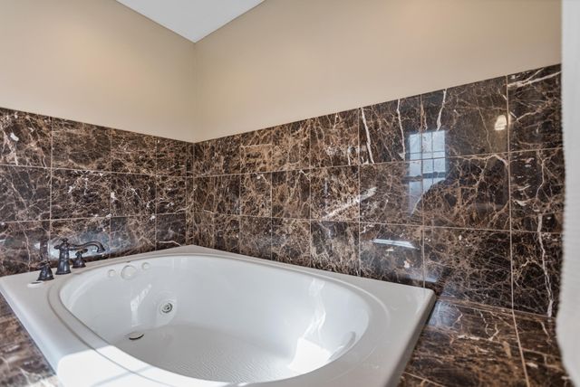 1342 Stagecoach Trail S, Afton, MN 55001