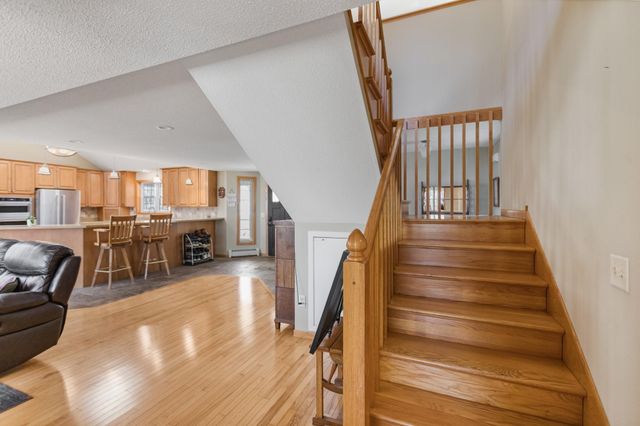 1342 Stagecoach Trail S, Afton, MN 55001