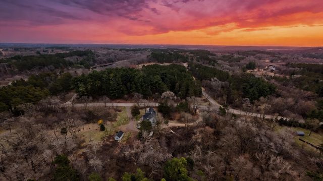 1342 Stagecoach Trail S, Afton, MN 55001