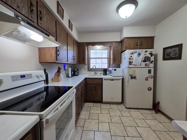 2522 W Memorial Drive, Janesville, WI 53548