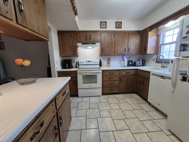 2522 W Memorial Drive, Janesville, WI 53548