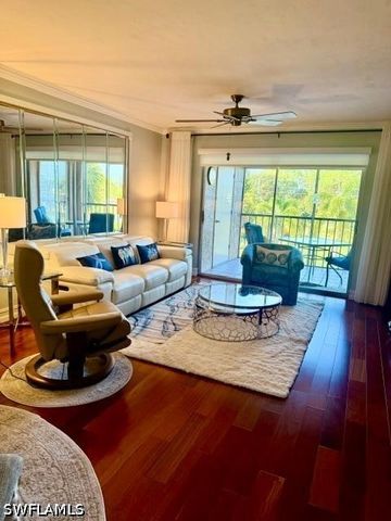 1075 Foxfire LN 310, Naples, FL 34104