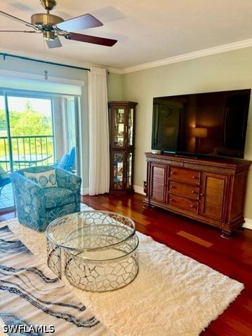 1075 Foxfire LN 310, Naples, FL 34104