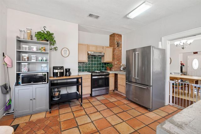 7039 Avenue E, Houston, TX 77011