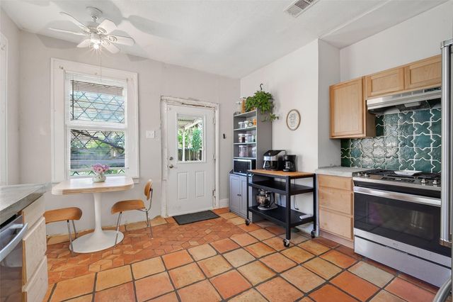 7039 Avenue E, Houston, TX 77011