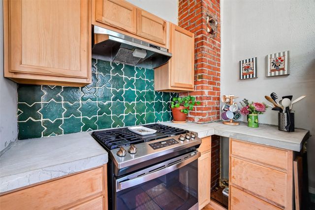 7039 Avenue E, Houston, TX 77011
