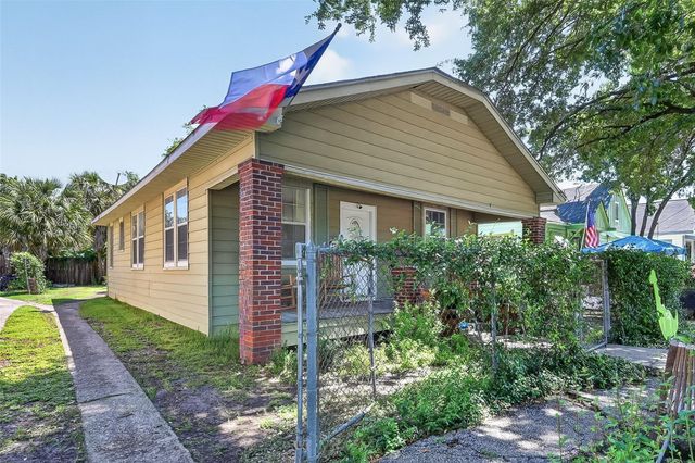 7039 Avenue E, Houston, TX 77011