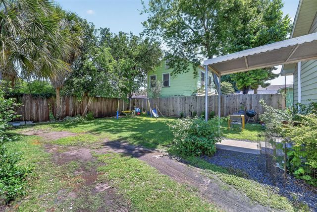 7039 Avenue E, Houston, TX 77011