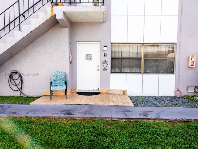 13241 SW 17th Ln 23-4, Miami, FL 33175