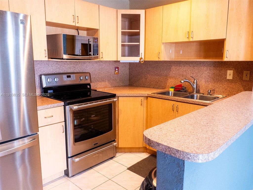 13241 SW 17th Ln 23-4, Miami, FL 33175