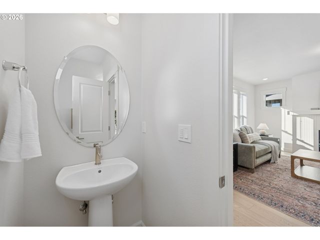 8383 Se Quincy St, Hillsboro, OR 97123