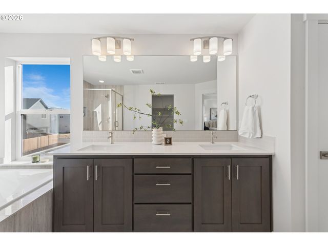 8383 Se Quincy St, Hillsboro, OR 97123
