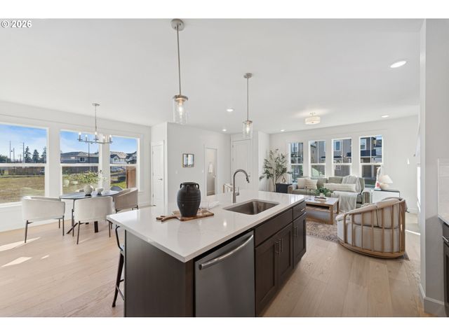 8383 Se Quincy St, Hillsboro, OR 97123