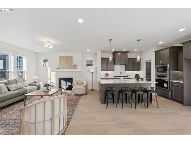 8383 Se Quincy St, Hillsboro, OR 97123