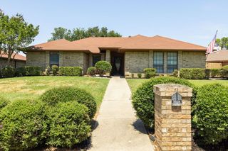 3034 Panhandle Drive, Grapevine, TX 76051