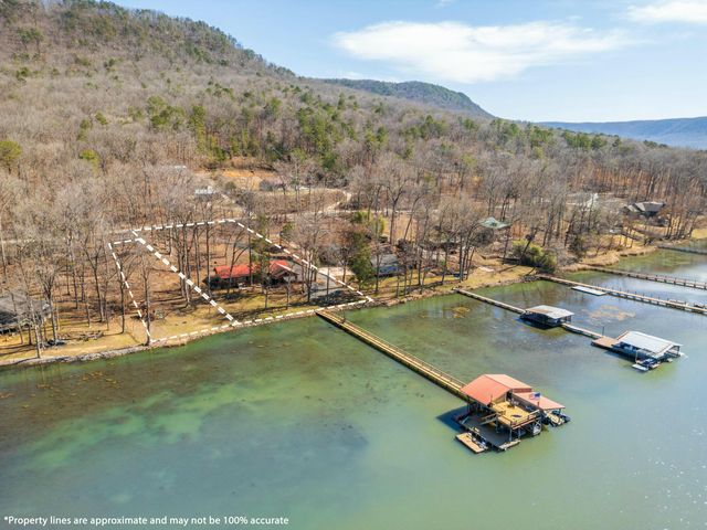 7286 Mullins Cove Road, Whitwell, TN 37397