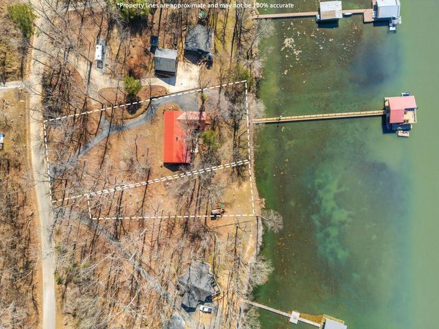 7286 Mullins Cove Road, Whitwell, TN 37397