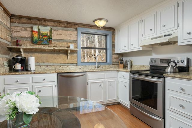 7286 Mullins Cove Road, Whitwell, TN 37397