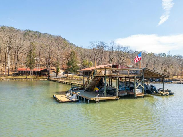 7286 Mullins Cove Road, Whitwell, TN 37397