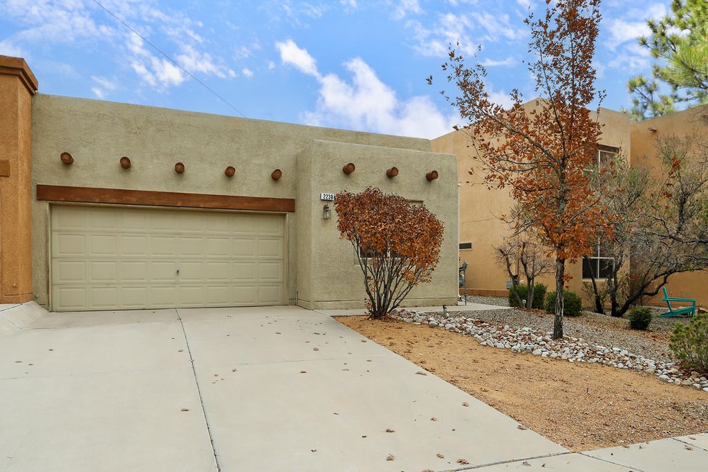 2238 Cortina Loop SE, Rio Rancho, NM 87124