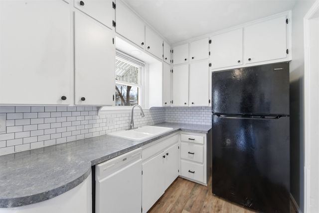 2802 W Douglas Ave, Wichita, KS 67203