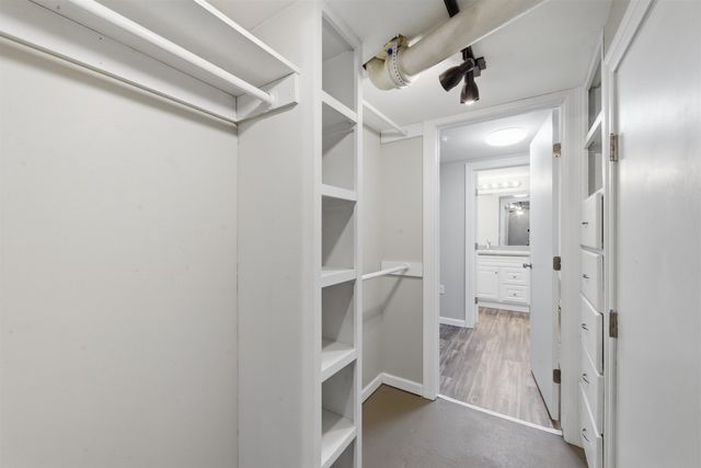 2802 W Douglas Ave, Wichita, KS 67203