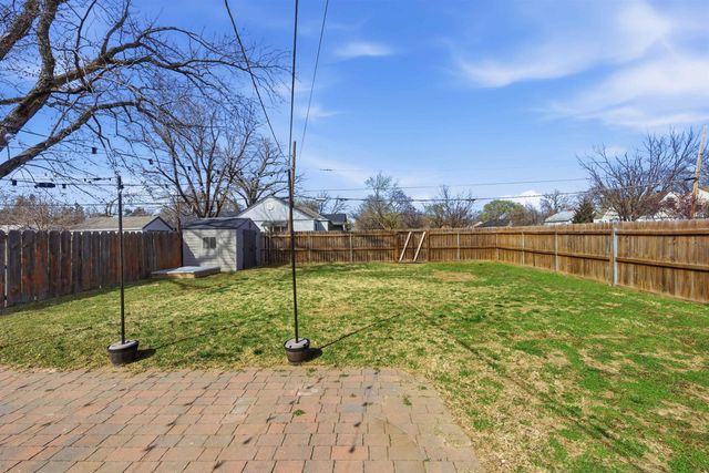 2802 W Douglas Ave, Wichita, KS 67203