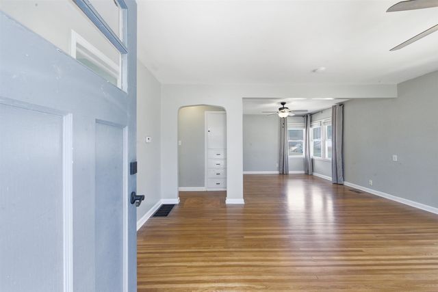 2802 W Douglas Ave, Wichita, KS 67203