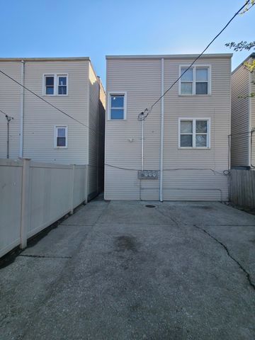 1748 N Keystone Avenue, Chicago, IL 60639