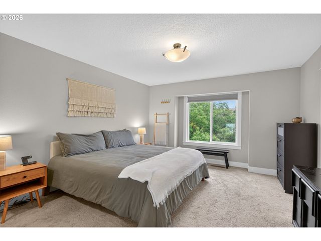 184 Nw BROOKSIDE St, Mc Minnville, OR 97128