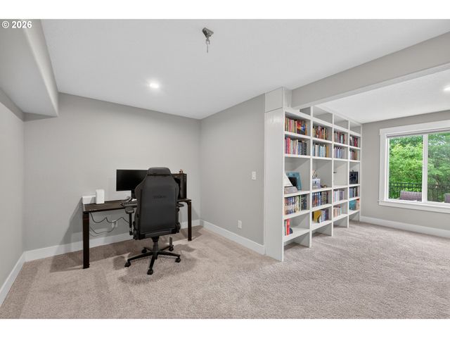 184 Nw BROOKSIDE St, Mc Minnville, OR 97128