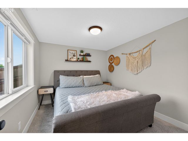 184 Nw BROOKSIDE St, Mc Minnville, OR 97128