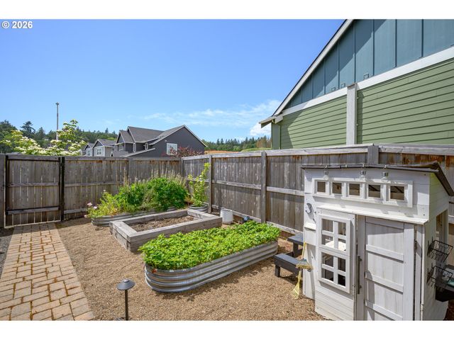 184 Nw BROOKSIDE St, Mc Minnville, OR 97128