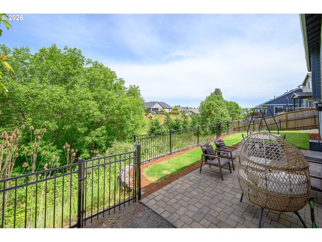184 Nw BROOKSIDE St, Mc Minnville, OR 97128