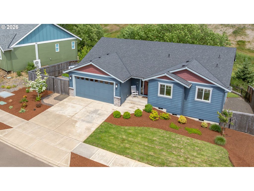 Image 3 of property listing at 184 Nw BROOKSIDE St, Mc Minnville, OR 97128
