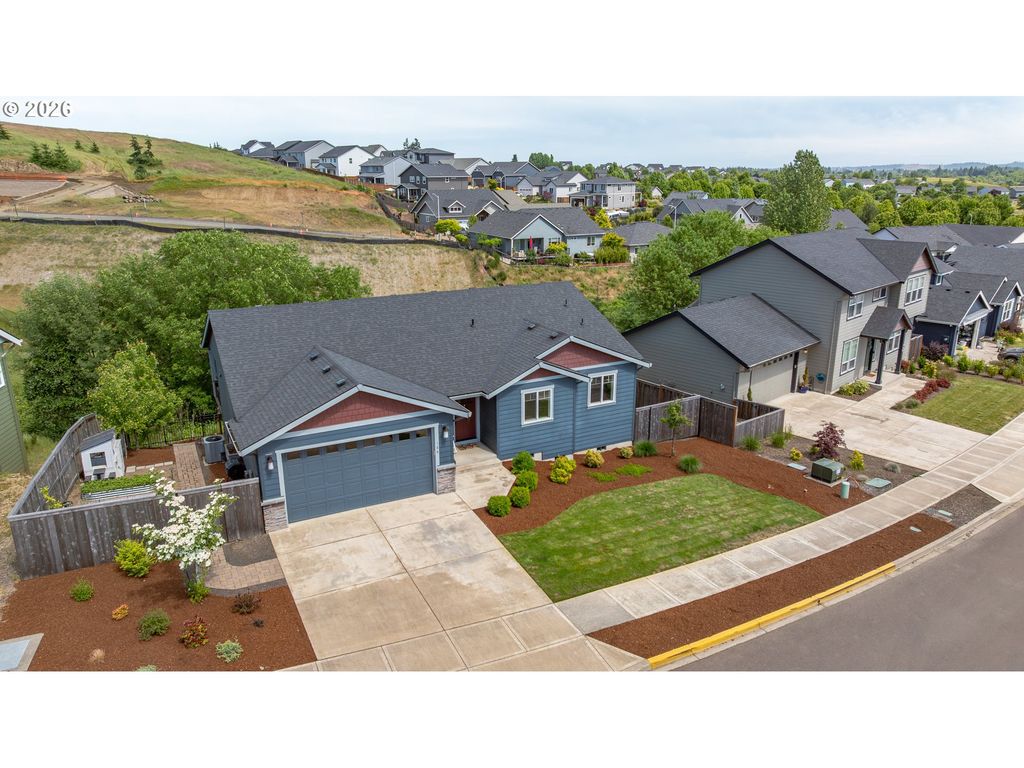 Image 4 of property listing at 184 Nw BROOKSIDE St, Mc Minnville, OR 97128