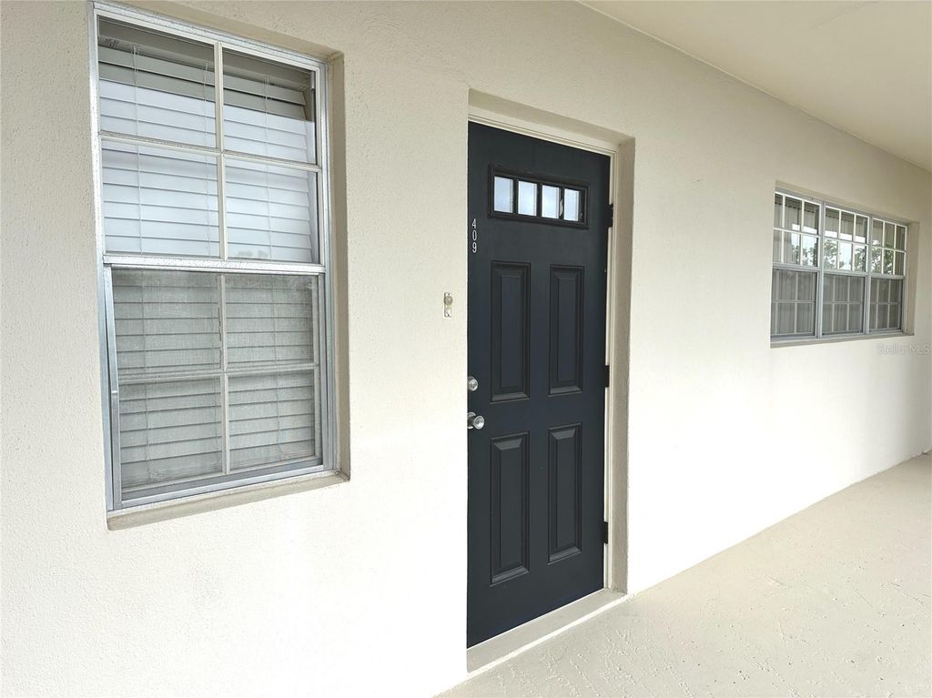 7461 W COUNTRY CLUB DRIVE N 409, Sarasota, FL 34243